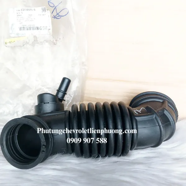 Ống hút gió vào thân bướm ga Vinfast Fadil chính hãng 42555076