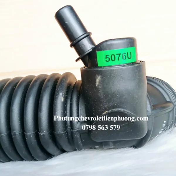 Ống hút gió vào thân bướm ga Vinfast Fadil chính hãng 42555076