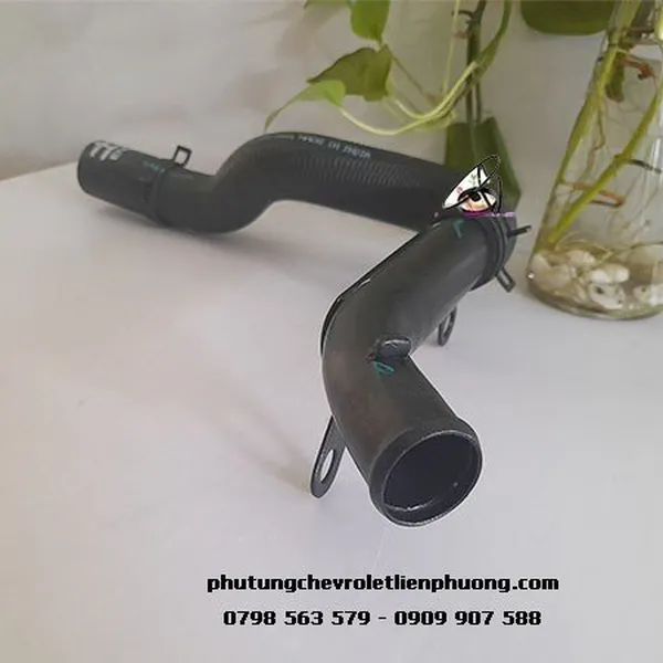 Ống nước xe spark m300 từ bơm đến két