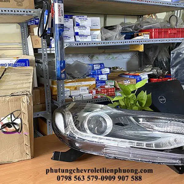 Đèn pha phải chevrolet trax chính hãng gm chất lượng 42725341