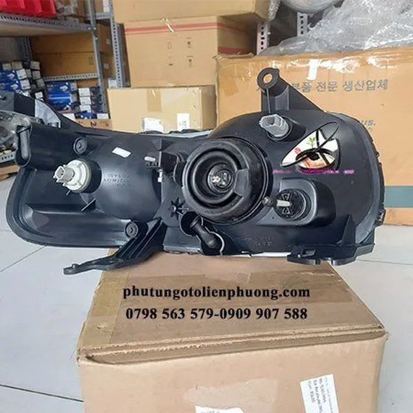 Đèn pha xe ford escape