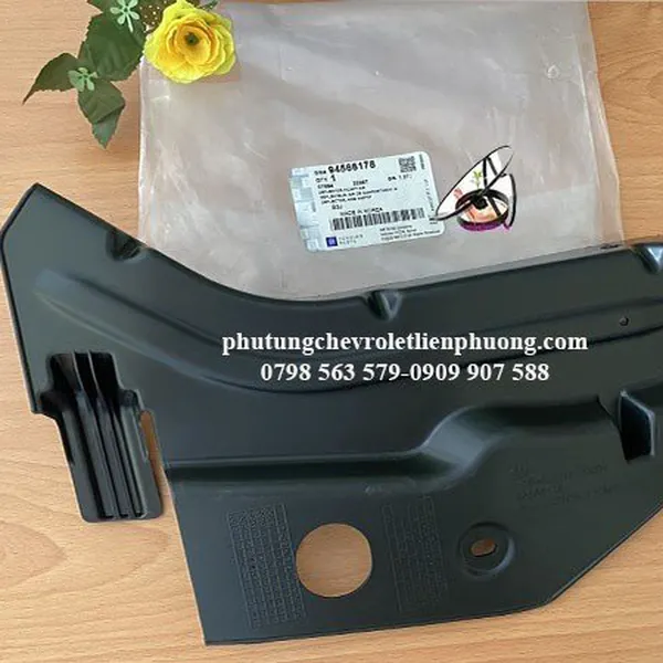 Chắn bùn gầm trái xe Orlando chính hãng mã 94566178