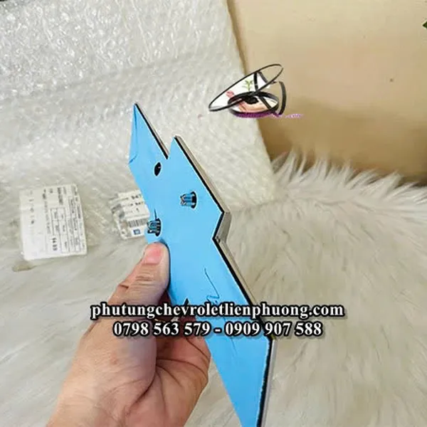 Biểu tượng cốp sau colorado ( lô gô nắp thùng sau) chính hãng gm mã 94724961