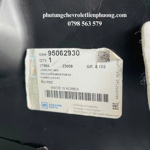 Chắn bùn lòng tai xe trước captiva c140 chính hãng mã 95062930 - bảo vệ gầm xe