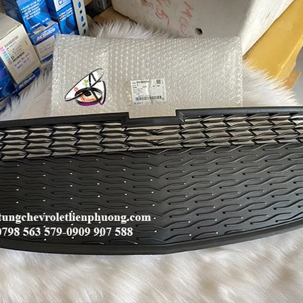 Lưới cản trước không viền mạ chevrolet spark m300 chính hãng gm 95080060