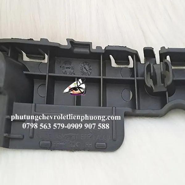 Bát cản trước phải chevrolet cruze lacetti chính hãng gm 95328894