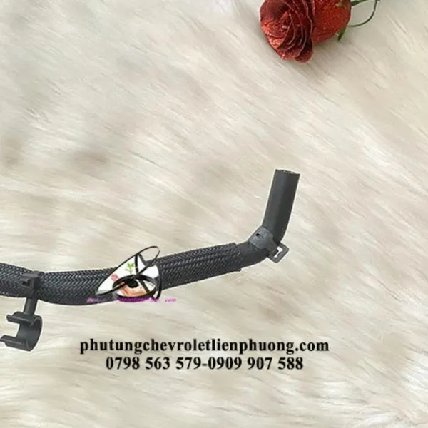 Ống nước vào bình nước phụ chevrolet cruze chính hãng 95390849