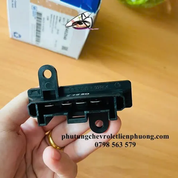 Biến trở quạt dàn lạnh Chevrolet spark m300, matiz 4 chính hãng mã 95462548