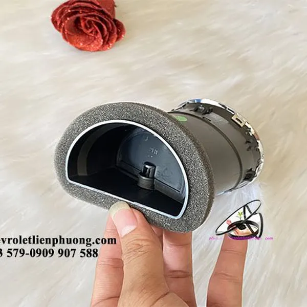 Cửa gió điều hoà chevrolet cruze ngoài phải chính hãng 95488445