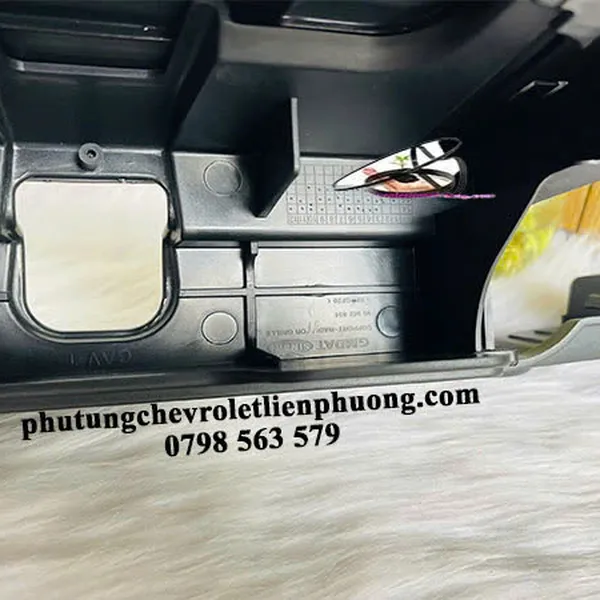 Ốp mặt ca lăng Chevrolet Cruze, Daewoo Lacetti hàng chuẩn GM chất lượng mã 95925418