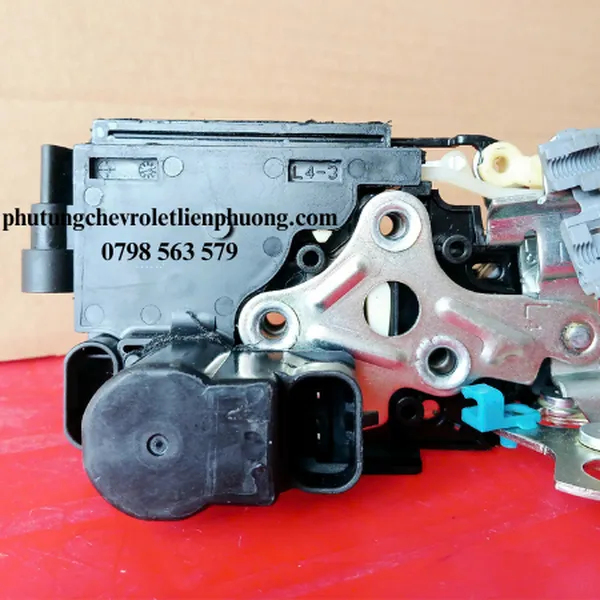 Ổ khoá ngậm cửa trước trái Chevrolet Vivant chính hãng mã 96292105