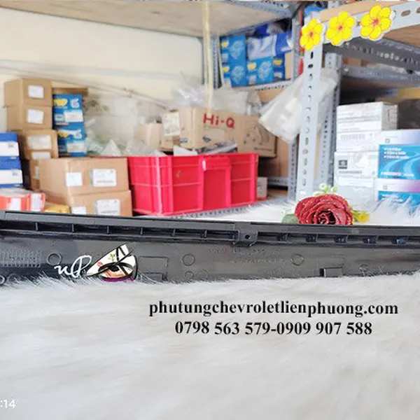 Ốp trụ cửa trước phải xe laceti mã 96548099 chính hãng gm
