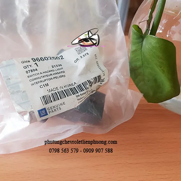 CÔNG TẮC KHẨN CẤP ( ƯU TIÊN ) XE MATIZ 3