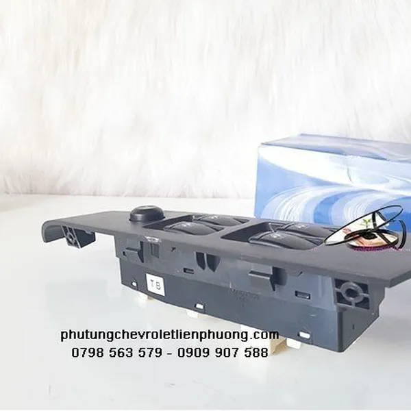 Công tắc nâng kính tổng xe gentra aveo chính hãng gm