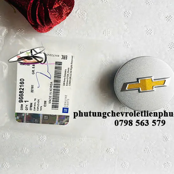 Nắp chụp mâm Spark M300, Captiva c140 chính hãng màu bạc 96682160