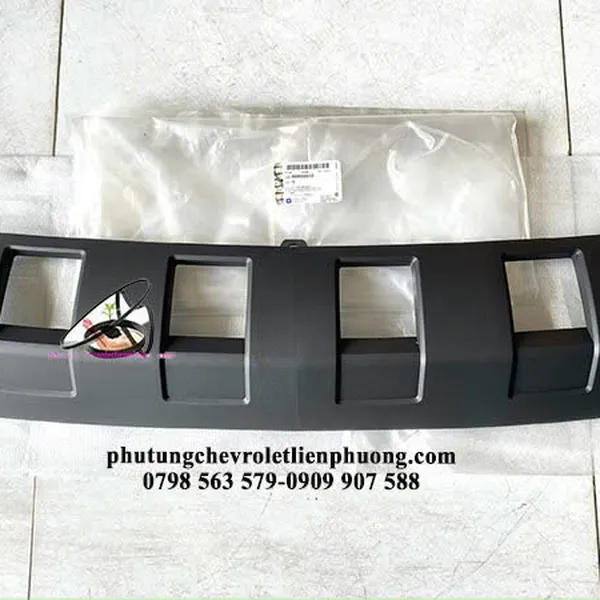 Ốp dưới cản trước chevrolet captiva c100 chính hãng mã 96800030