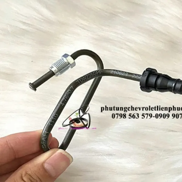 Ống dầu côn dưới nối bi tê cruze lacetti chính hãng gm 96829731