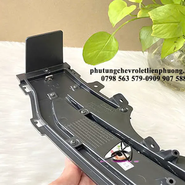 Lưới cản trước mạ crom chevrolet captiva maxx chính hãng 96865488
