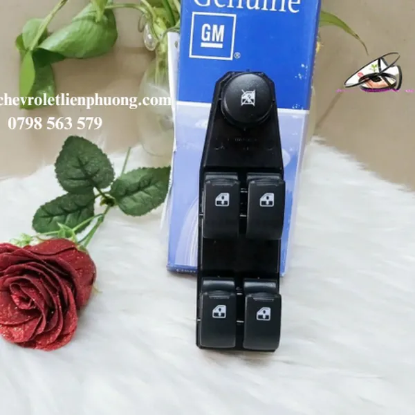 Cụm công tắc lên xuống kính tổng Chevrolet Spark M300 Matiz 4 không lock chính hãng 96942497
