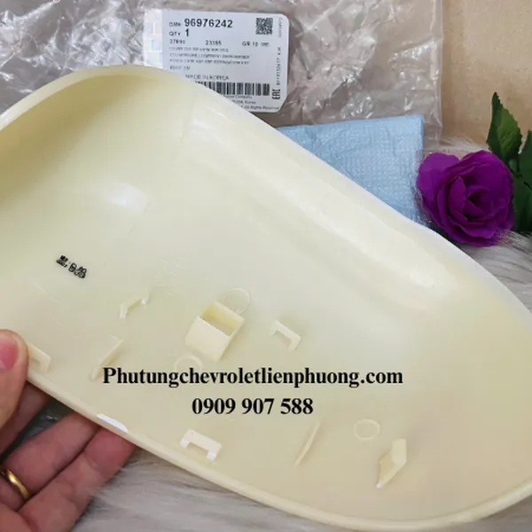 Ốp gương chiếu hậu không xi nhan trái , phải Spark M300 chính hãng