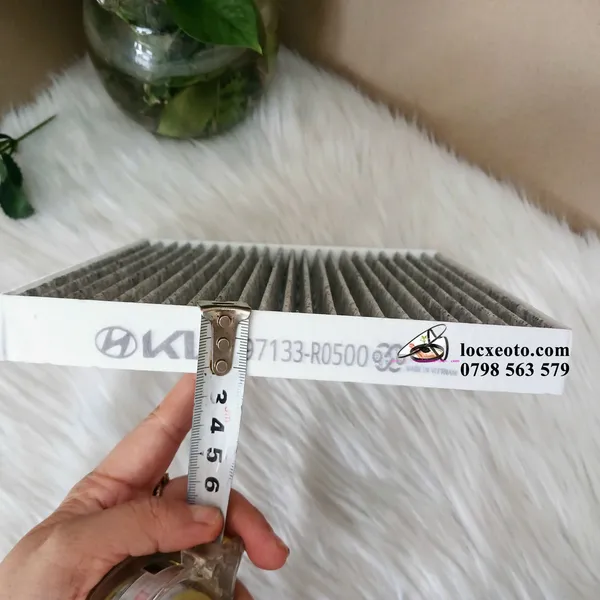 Lọc điều hoà sau Kia Carnival loại trắng và than hoạt tính chất lượng mã 97133-R0500