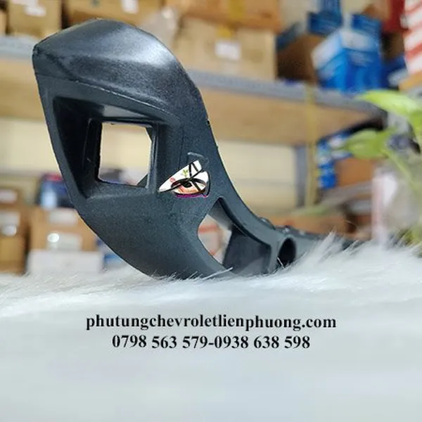 Bát cản sau dài phải cruze - được xuất xứ chính hãng với chất lượng cao