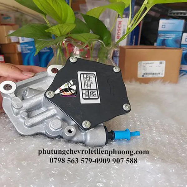 Bơm chân không vinfast fadil mã 25204337 chính hãng gm