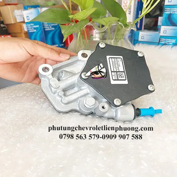 Bơm chân không vinfast fadil mã 25204337 chính hãng gm