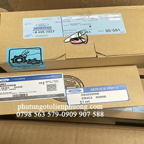 Má phanh sau xe ford Everest 2021 chính hãng EB3Z2200B