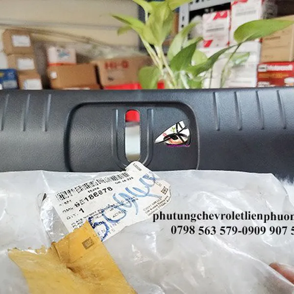 Ốp sau cốp colorado - xuất xứ hàn quốc, thương hiệu chính hãng mã 95186678