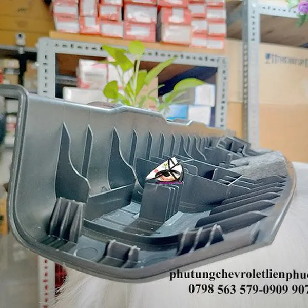Ốp sau cốp colorado - xuất xứ hàn quốc, thương hiệu chính hãng mã 95186678