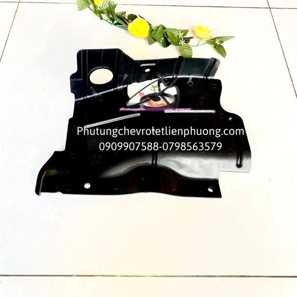 CHẮN BÙN GẦM TRÁI XE SPARK M300 MATIZ 4
