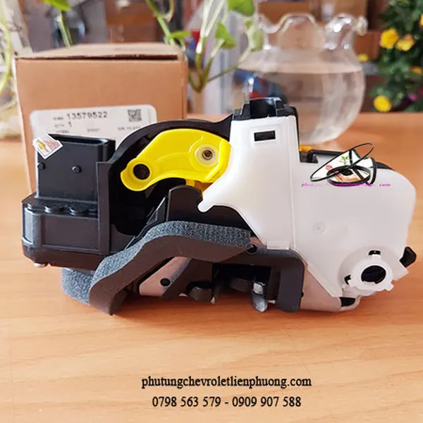 CƠ CẤU KHÓA CỬA TRƯỚC TRÁI XE CRUZE
