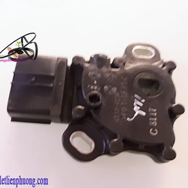VAI TRÒ CÔNG TẮC BÁO PHANH TAY XE CHEVROLET SPARK M200