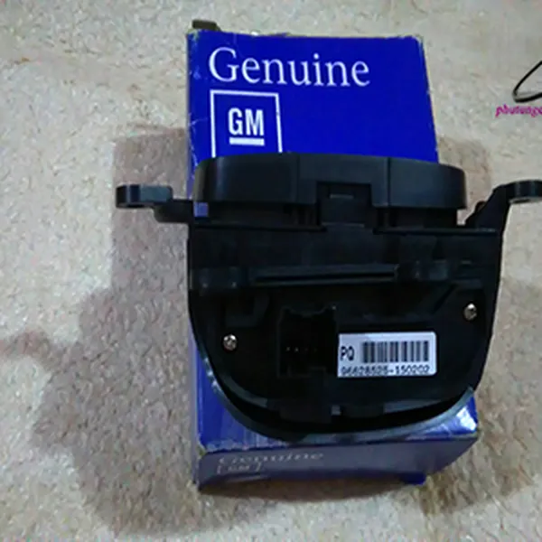 Công tắc điều chỉnh âm lượng xe captiva