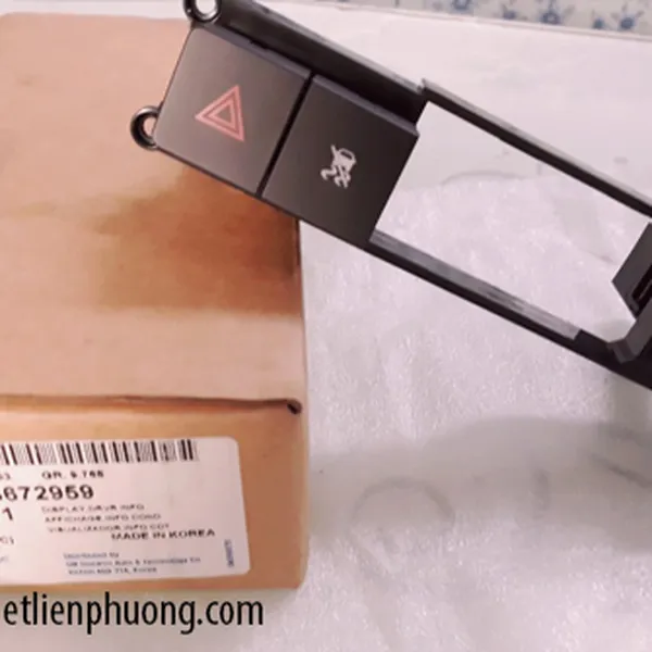 CỤM CÔNG TẮC HAZARD XE CAPTIVA