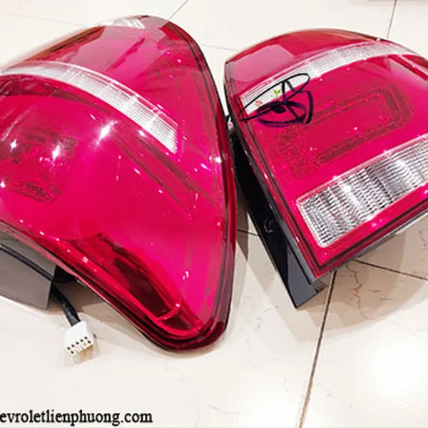 ĐÈN HẬU CÓ LED XE CAPTIVA REVV
