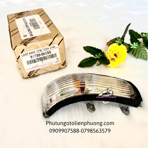 ĐÈN XI NHAN TRÊN GƯƠNG CAMRY