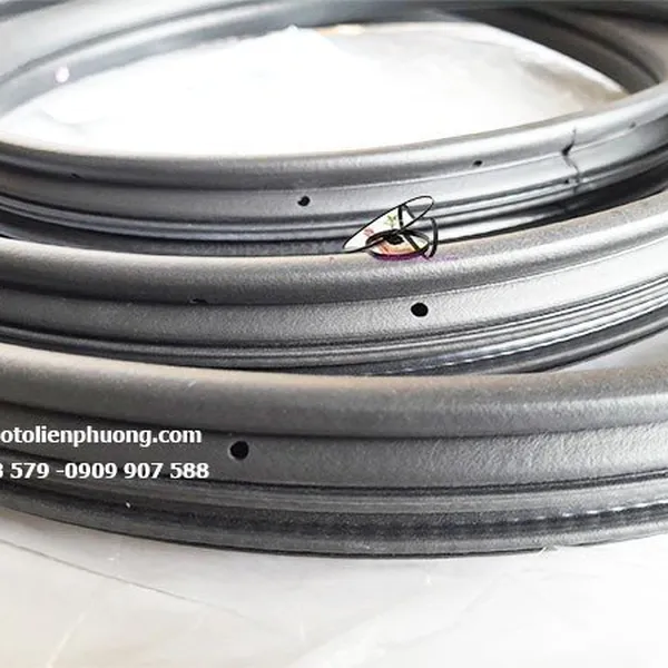 Gioăng cửa sau trái xe ford ranger chính hãng mã UR6373761A