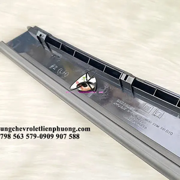 Nẹp ốp trụ đứng cánh cửa ngoài Chevrolet Captiva 2007-2012 GM 95238091