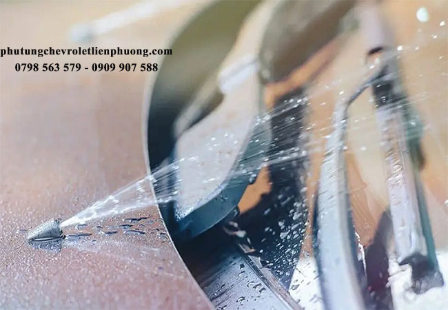 vòi phun lun sạch sẽ khi có nắp bình nước rửa kính cruze vòi phun lun sạch sẽ khi có nắp bình nước rửa kính cruze