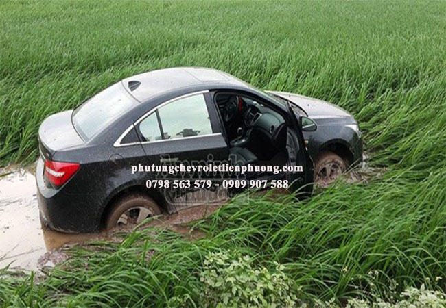 xe laceti di chuyển điều kiện xấu cần kiểm tra rô tuyn lái ngoài xe laceti thường xuyên xe laceti di chuyển điều kiện xấu cần kiểm tra rô tuyn lái ngoài xe laceti thường xuyên