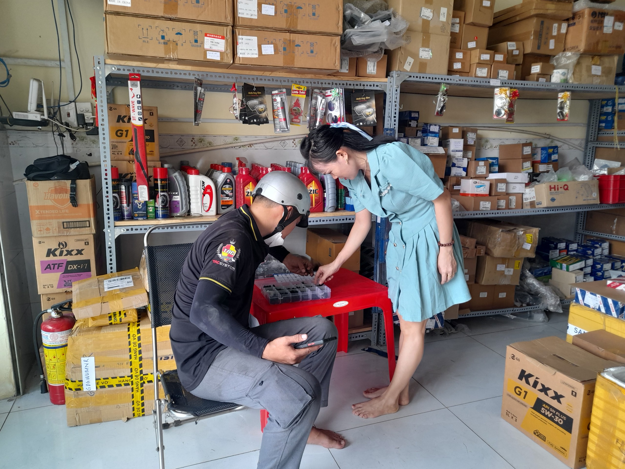 dịch vụ tận tình với khách hàng về phụ tùng cần mua dịch vụ tận tình với khách hàng về phụ tùng cần mua