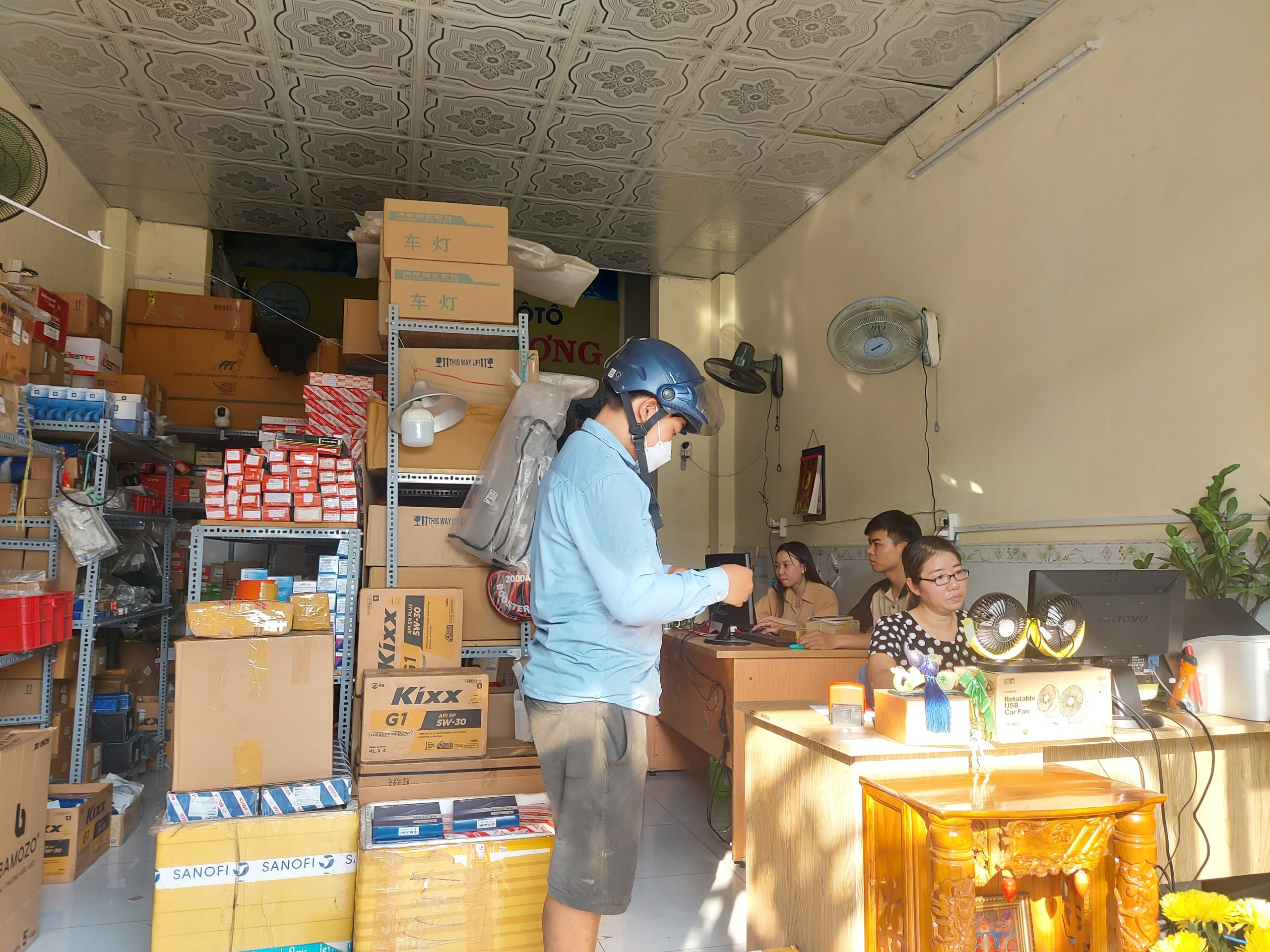 luôn phục vụ tận tình chu đáo luôn phục vụ tận tình chu đáo