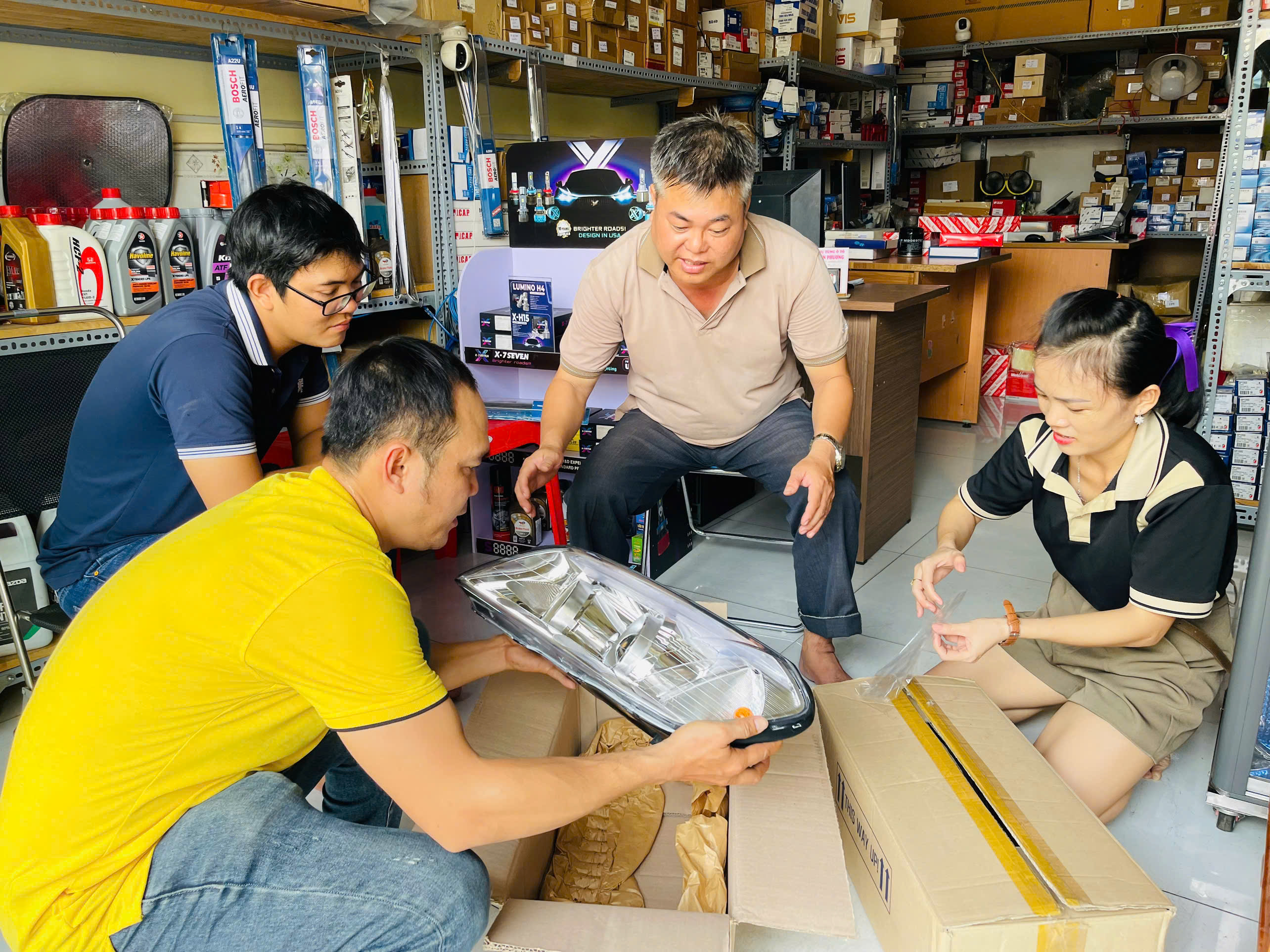 đội ngũ nhân viên Liên Phương tận tình chu đáo đội ngũ nhân viên Liên Phương tận tình chu đáo