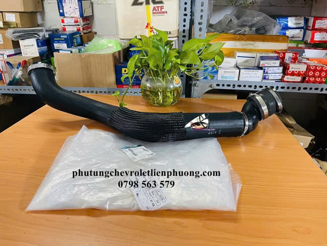 Nên thay thế ống gió turbo kịp thời khi gặp hư hỏng  Nên thay thế ống gió turbo kịp thời khi gặp hư hỏng