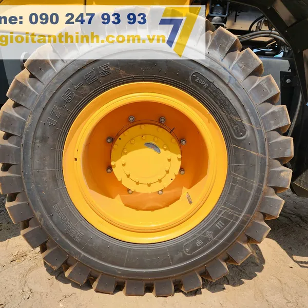 Máy Xúc Lật Đổ Cao 4.7m Dung Tích Gầu 2.5 Khối