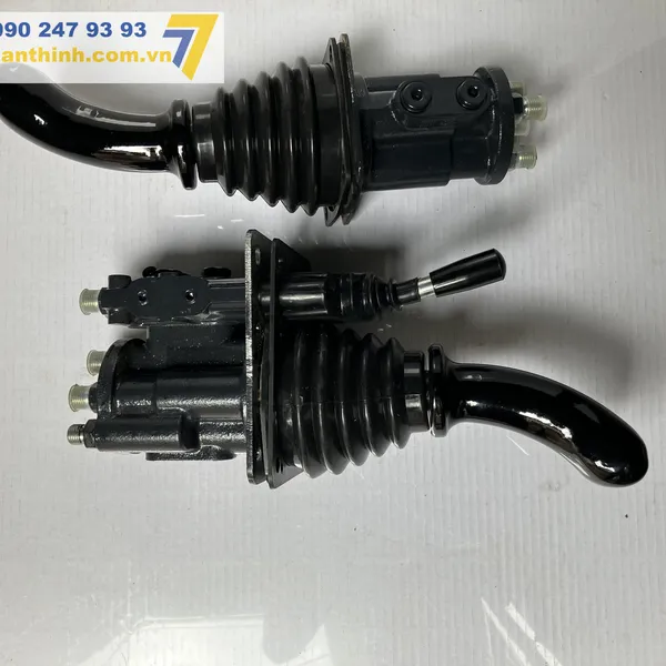 Cụm Tay Trang Thủy Lực Máy Xúc Lật