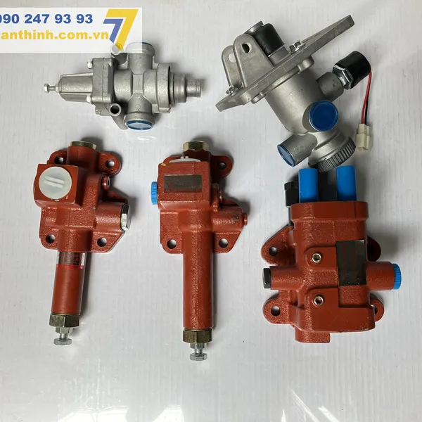 Van Hơi Và Van Định Áp Máy Xúc Lật