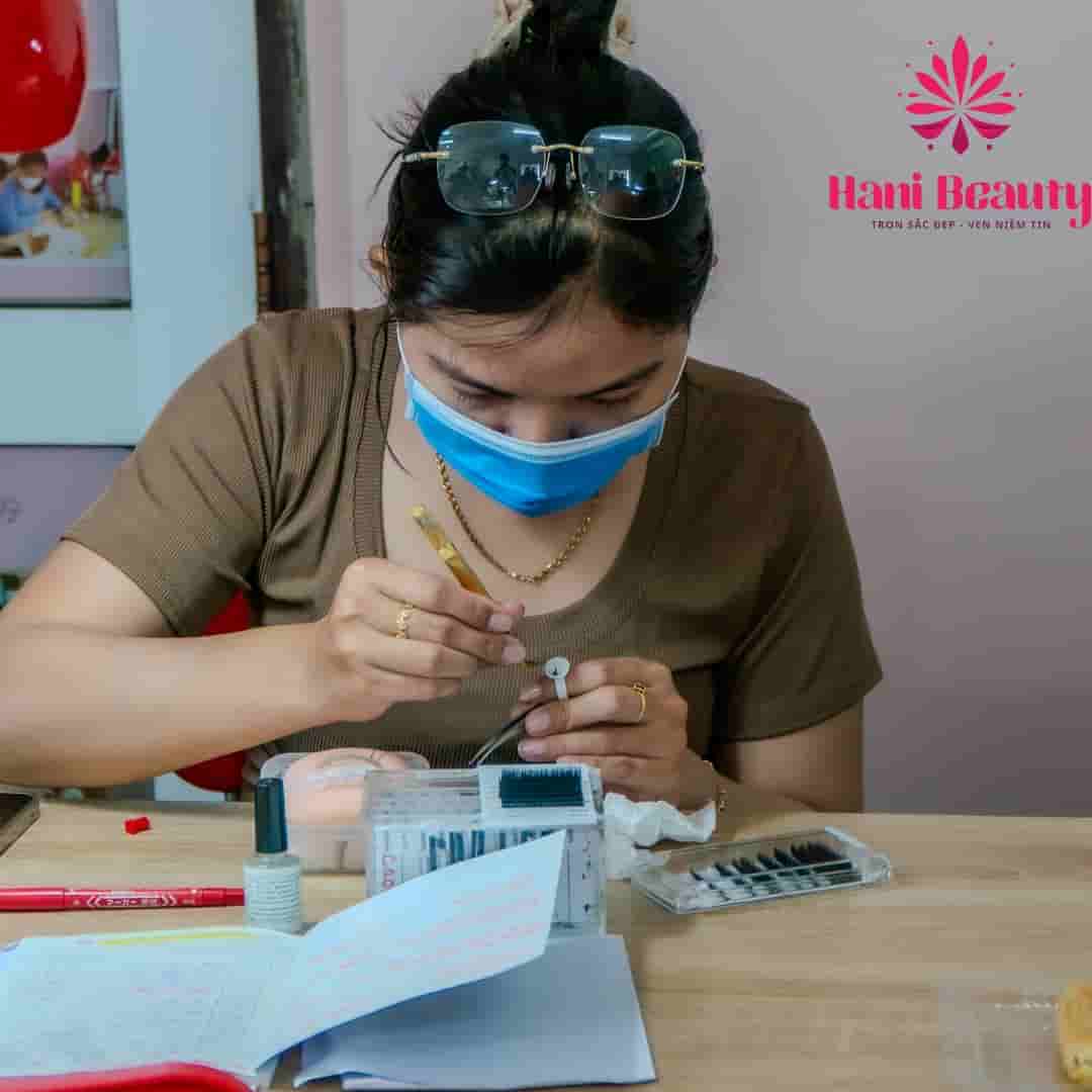 Cách bảo quản và sử dụng keo nối mi chuyên nghiệp đúng cách.